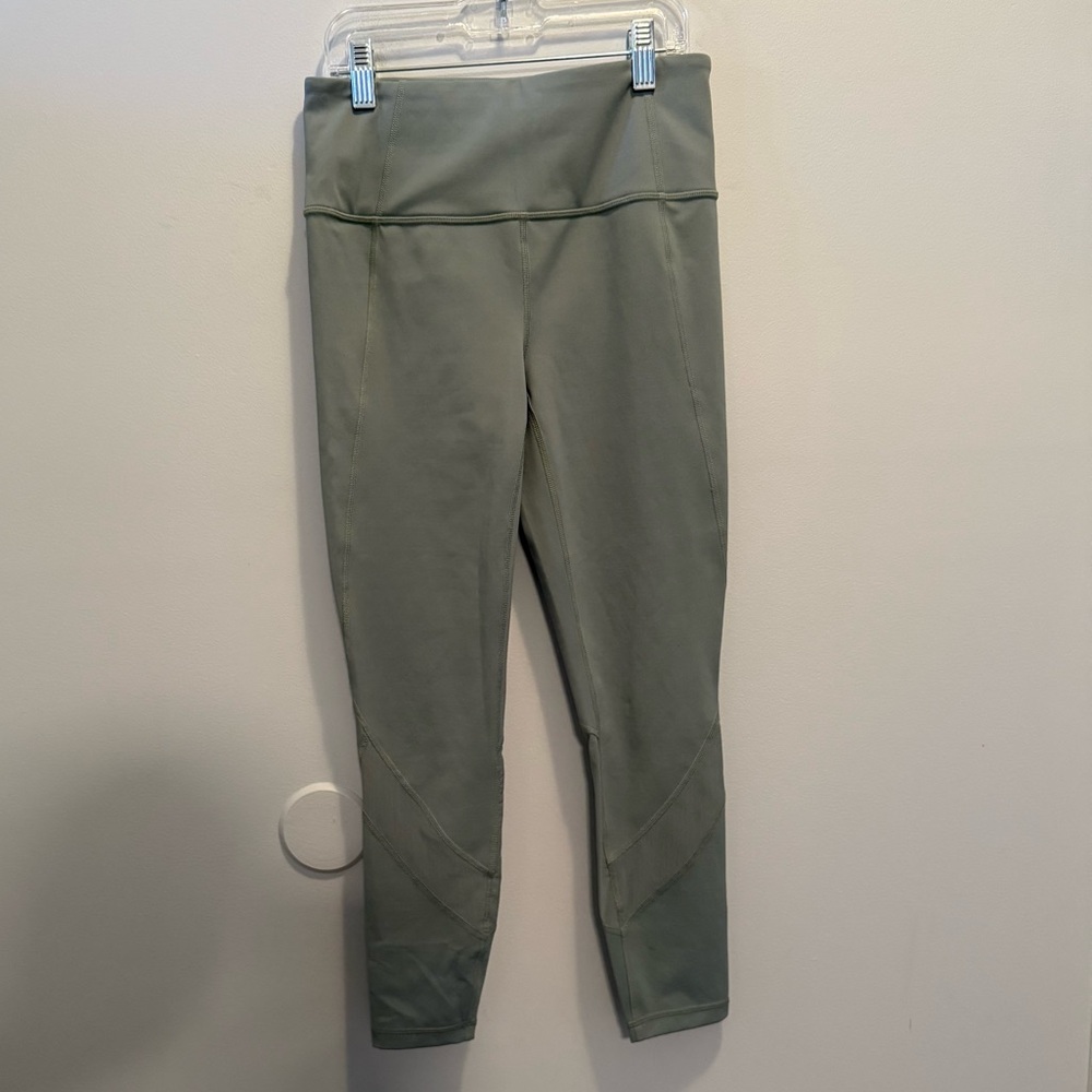 Athleta Sage Green Eclipse 7/8 Leggings Small